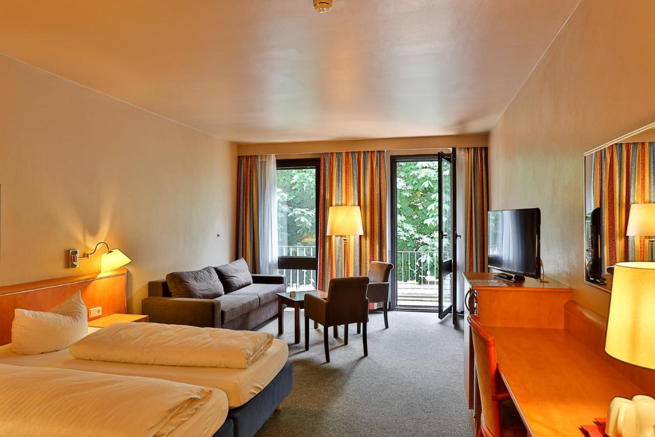 Hotel Quellenhof Baden-Baden Zewnętrze zdjęcie