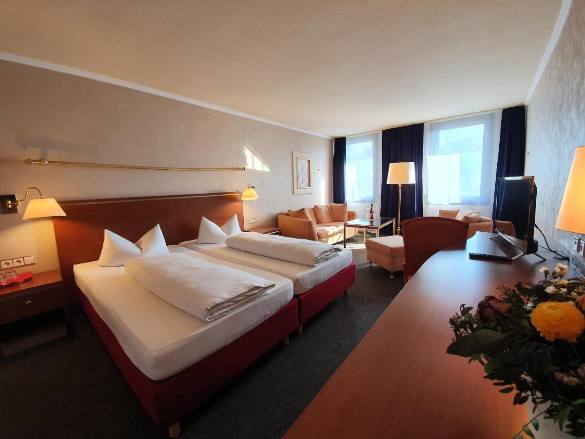 Hotel Quellenhof Baden-Baden Zewnętrze zdjęcie